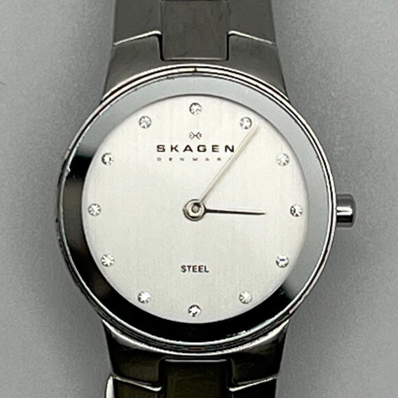 Skagen Denmark Round Silver Ladies watch Working - Picture 4 of 8